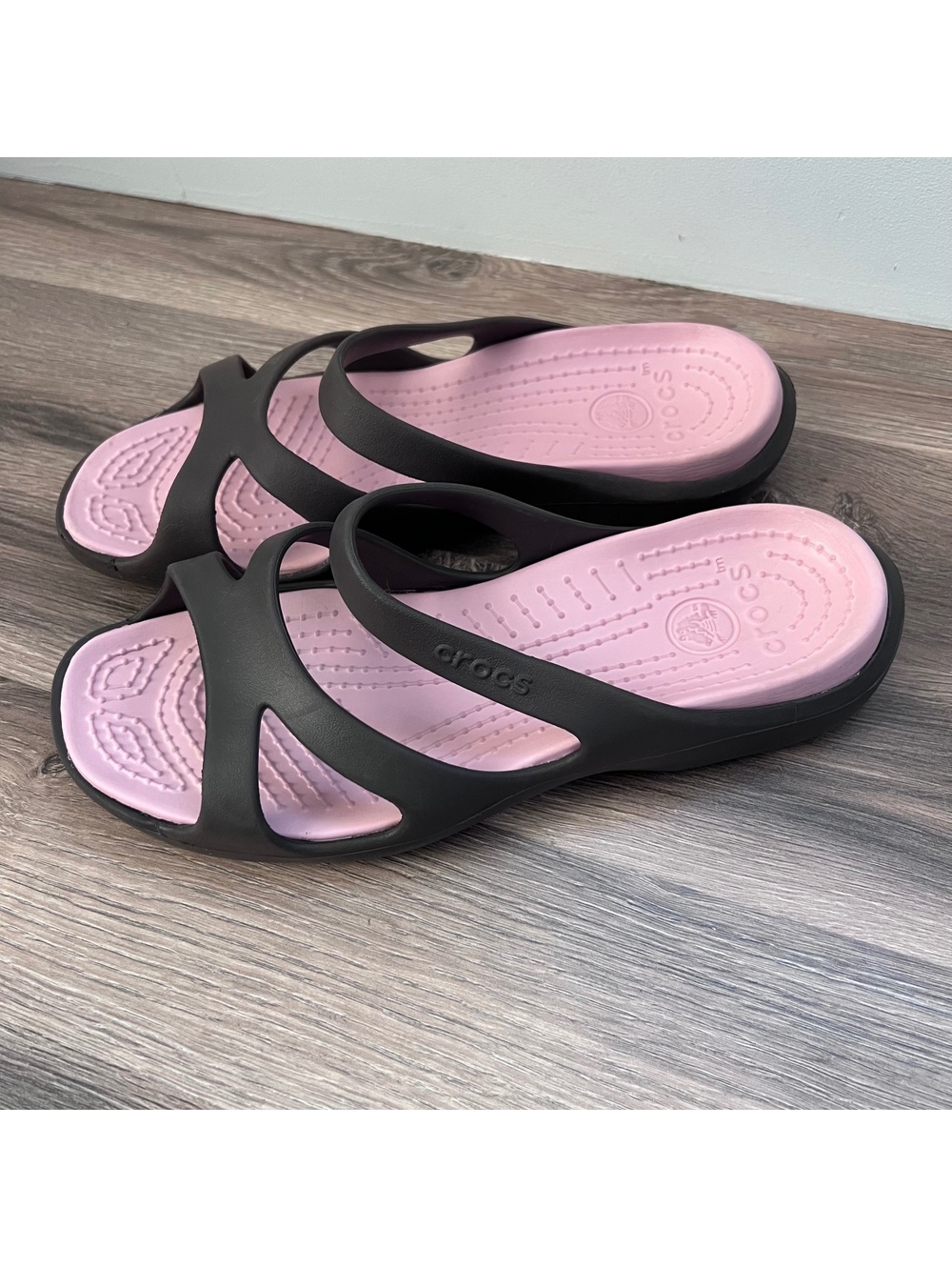 Crocs brown and pink slide sandals women's size 8